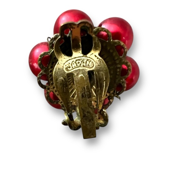 Vintage Clip On Earrings - Picture 2 of 4